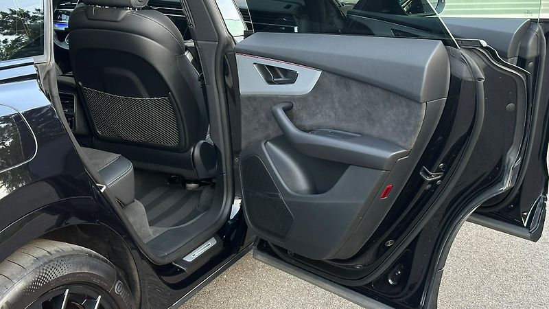 Audi SQ8 4,0 TDI  ČR - fotka 23 z 25