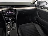 Volkswagen Passat (2017) Highline 1.8 TSI, Automat - náhled 8