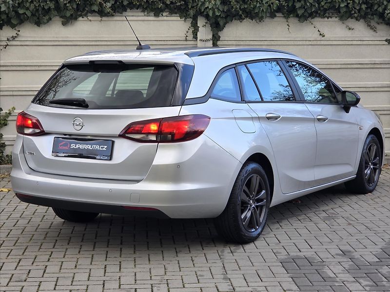 Opel Astra 1,4 Turbo 107kW Edition 1.maj - fotka 6 z 23