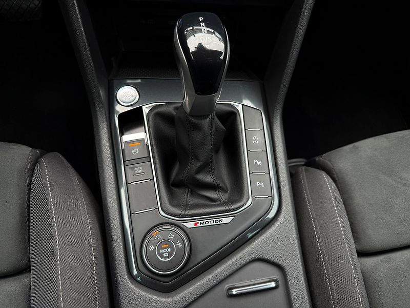 Volkswagen Tiguan 2.0 TDi Elegance DSG 4x4, ČR - fotka 29 z 34