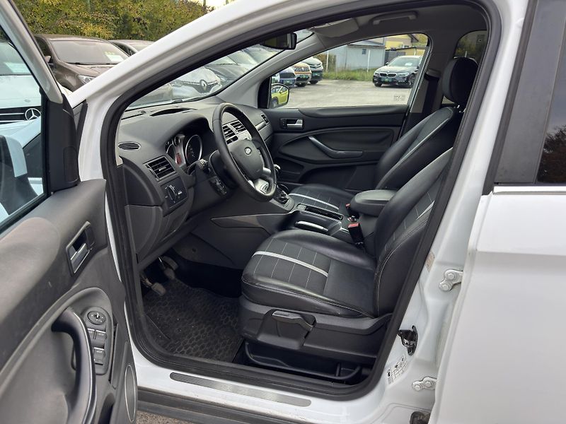 Ford Kuga - fotka 4 z 10