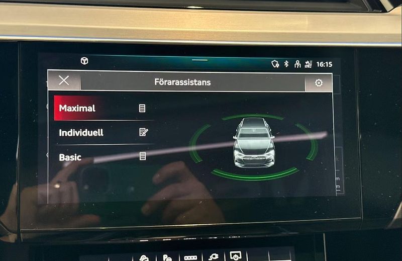 Audi Q8 e-tron 55 Q SoH 97% 360k Pano Tažné - fotka 24 z 34