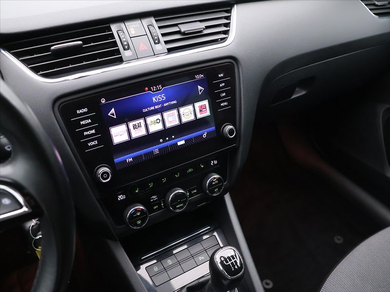 Škoda Octavia 2,0 TDI 110kW Style LED - fotka 14 z 25