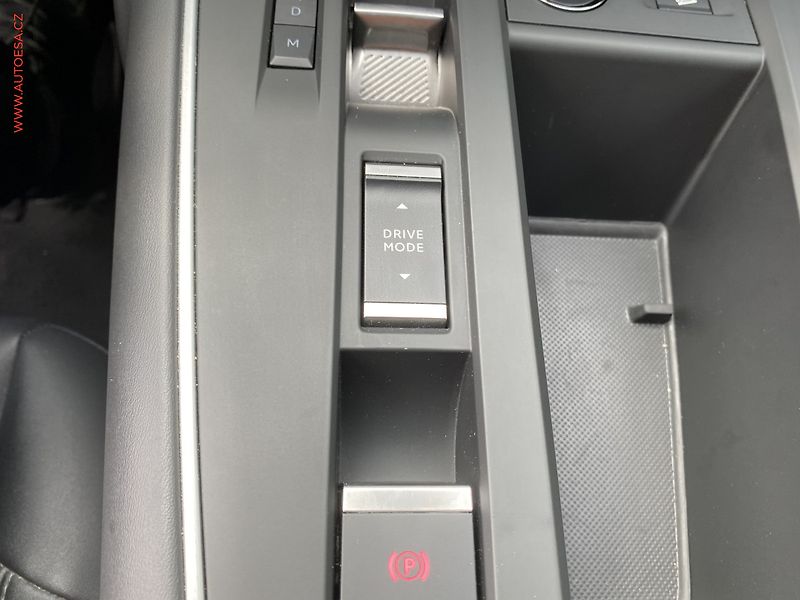 Citroën C5 Aircross (2022) 1.2PT, Feel, AT, navi, kamera - fotka 16 z 19