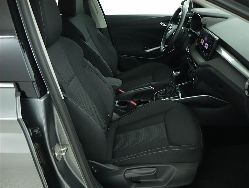 Škoda Fabia (2022) Style 1.0 TSI, Automat - fotka 9 z 16