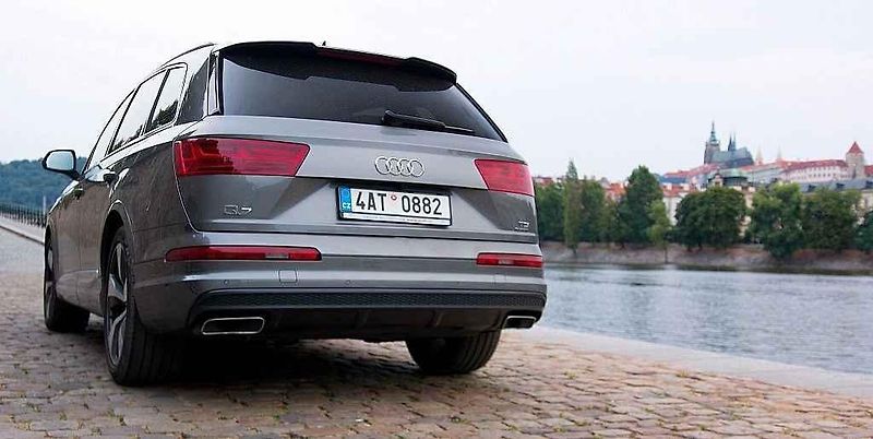 Audi Q7.