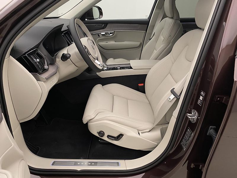 Volvo XC90 (2026) T8 AWD Plug-in BRIGHT PLUS 7m - fotka 3 z 68