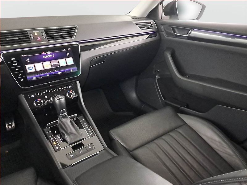 Škoda Superb (2018) Laurin&Klement 2.0 TDI - fotka 8 z 27