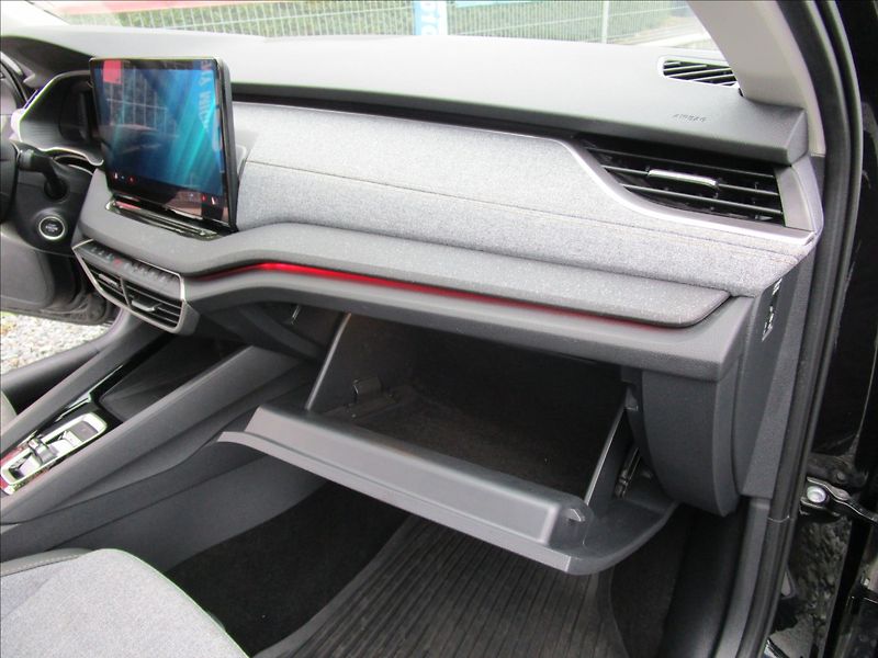 Škoda Octavia Combi 2.0TDi DSG Selection - fotka 23 z 59
