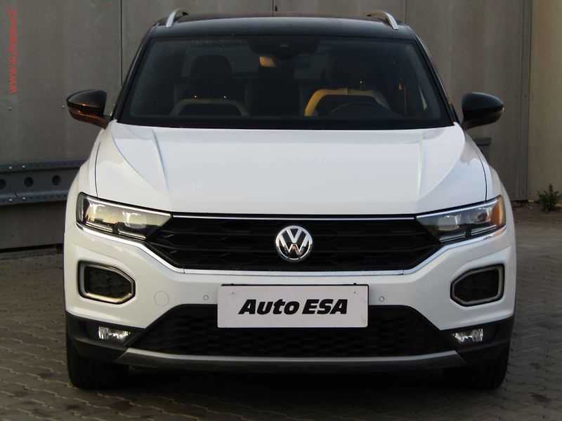 Volkswagen T-Roc (2019) 2.0 TDi 4x4, ČR, DSG, LED - fotka 2 z 21