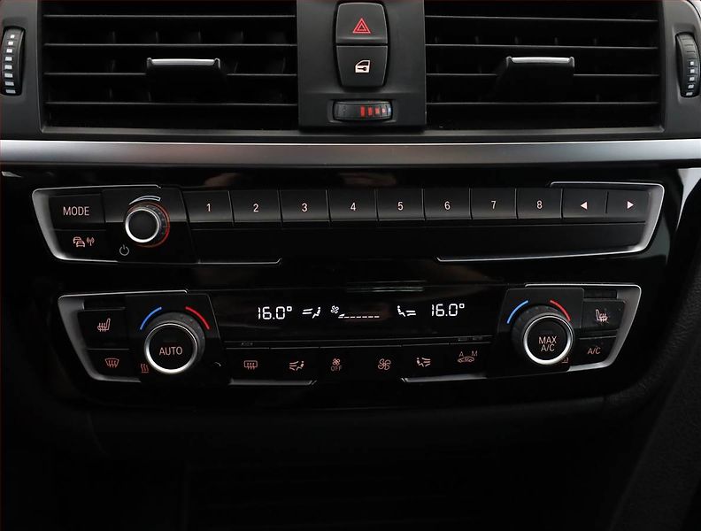 BMW Řada 4 (2018) 420d, Automat, Serv.kniha - fotka 13 z 19