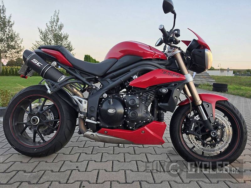 Triumph Speed Triple (2015) - fotka 2 z 20