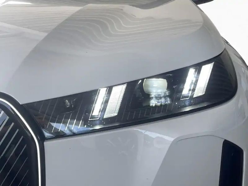 BMW iX xDrive45 M-Sport HuD H/K Taž - fotka 5 z 10