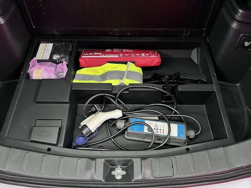 Mitsubishi Outlander 2.4 PHEV 165 kW, 4x4, 2020 - fotka 7 z 38