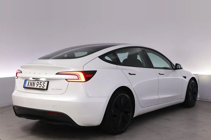 Tesla Model 3 Long Range AWD SoH 93% - fotka 6 z 26