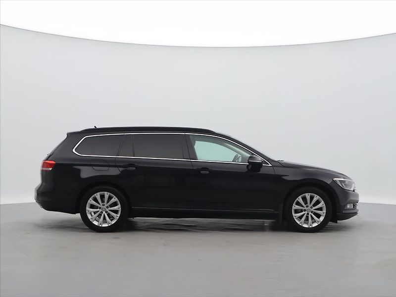 Volkswagen Passat 2,0 TDI 110kW Comfortline Navi - fotka 8 z 31