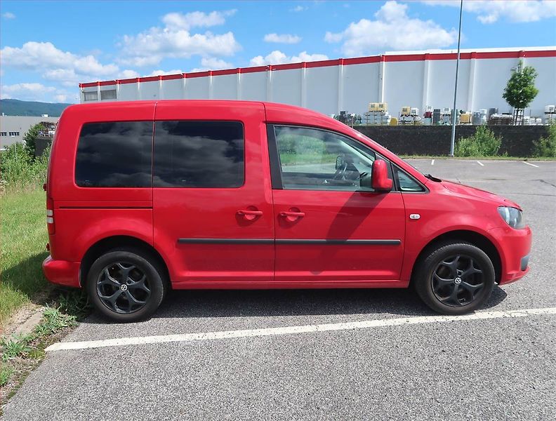 Volkswagen Caddy (2015) 1.6 TDI, 5Míst, ČR - fotka 6 z 16