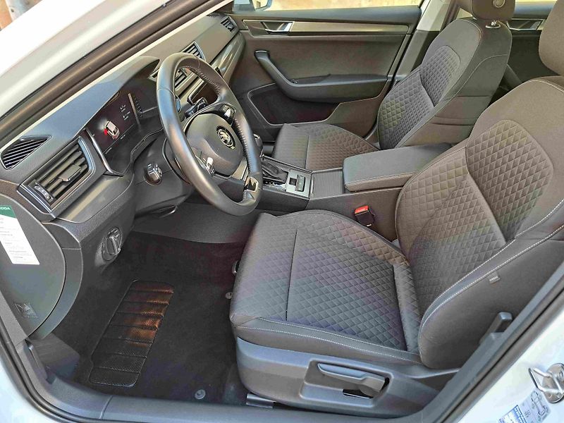 Škoda Superb (2022) TDI-110 DSG LED - fotka 11 z 24