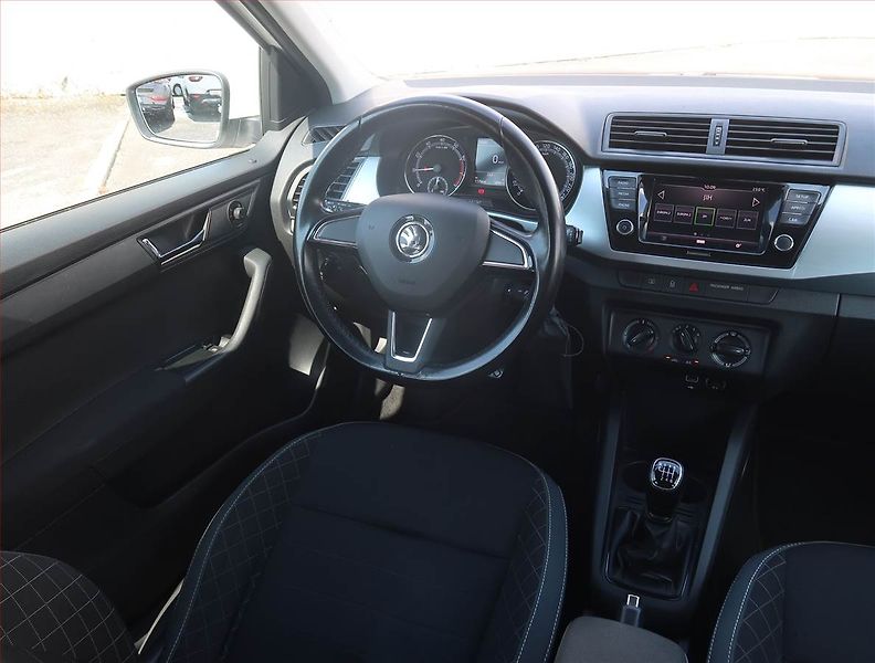 Škoda Fabia (2018) Ambition Plus 1.0 TSI - fotka 7 z 17