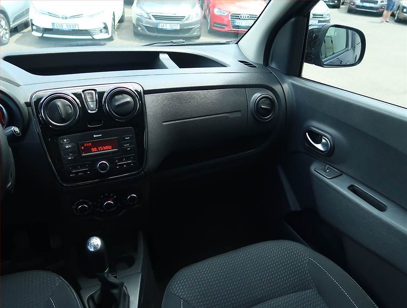 Dacia Dokker (2019) Arctica 1.6 SCe, 5Míst, ČR - fotka 8 z 15