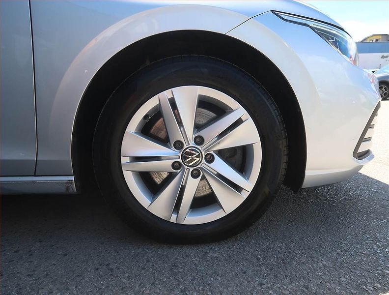 Volkswagen Golf (2020) Life 2.0 TDI, Automat - fotka 15 z 21