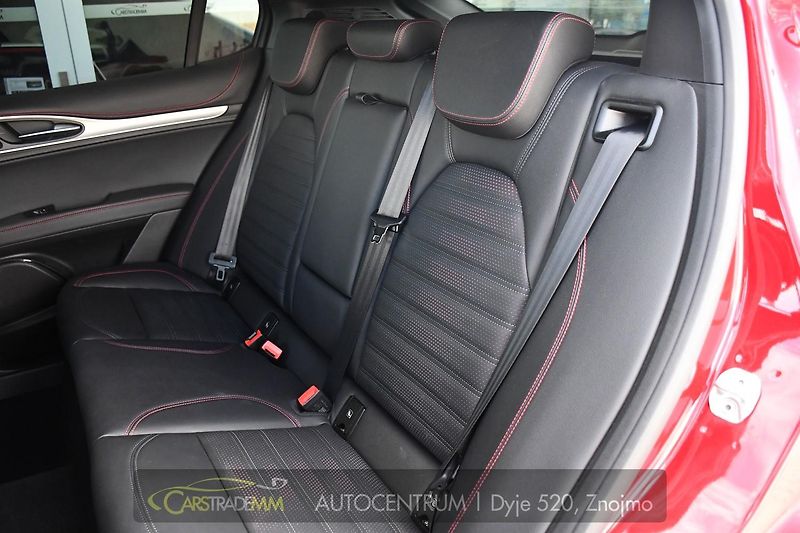 Alfa Romeo Stelvio 2.0T Q4 206KW TRIBUTO ITALIANO - fotka 18 z 50