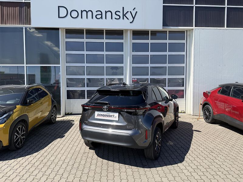 Toyota Yaris Cross (2026) 1.5 Hybrid 130 4x4 STYLE - fotka 4 z 16