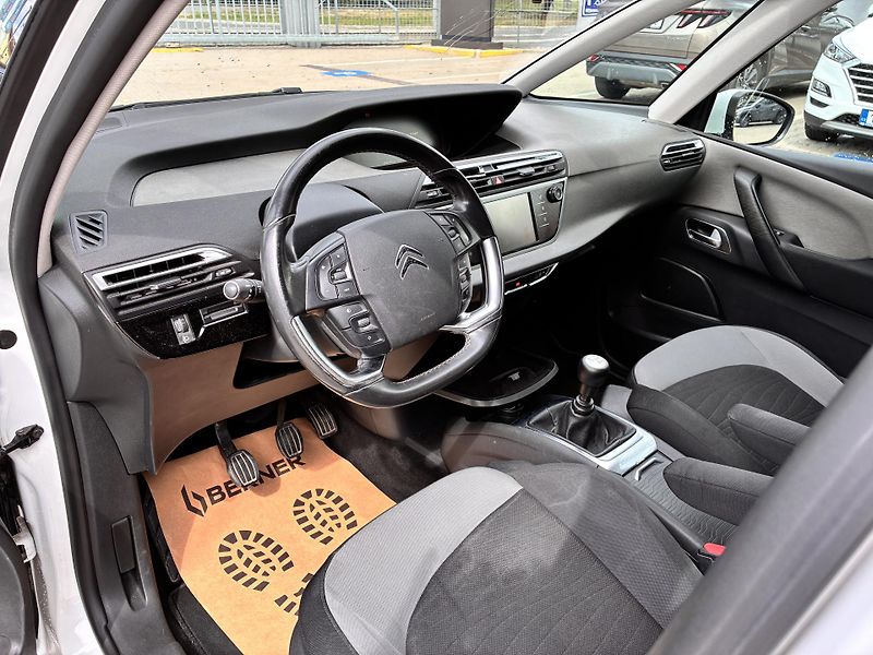 Citroën C4 Picasso 1.6HDi 85kW NAVIGACE,TAŽNÉ - fotka 9 z 30
