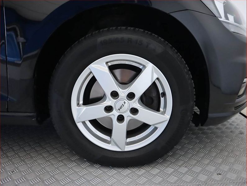 Volkswagen Golf (2018) 1.0 TSI, Navi, Tempomat - fotka 15 z 18