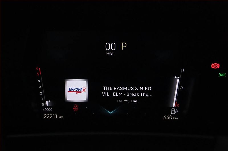 DS Automobiles DS4 (2023) 1.5 BlueHDi - fotka 8 z 19