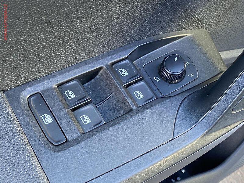 Seat Arona (2019) 1.6 TDi, Style, LED, TZ - fotka 11 z 17