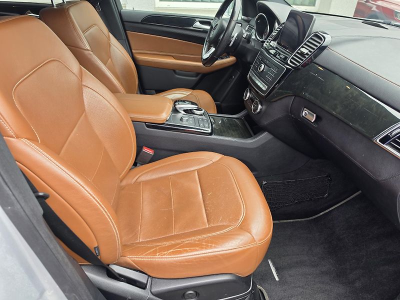 Mercedes-Benz GLS 350CDI 4-MATIC AMG Harman - fotka 22 z 27