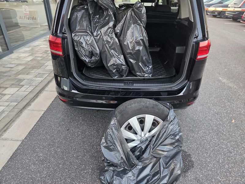 Volkswagen Touran (2019) 1.5 TSI  7 MÍST - fotka 10 z 10