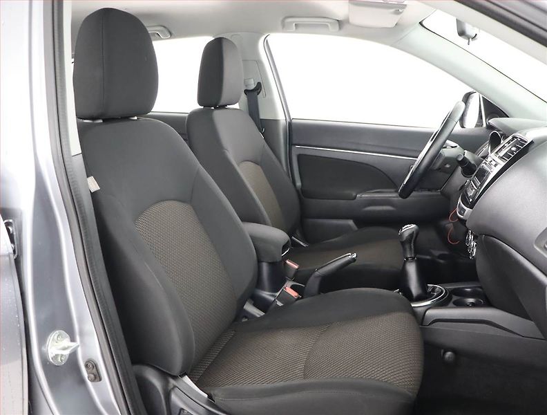 Mitsubishi ASX (2015) 1.6 MIVEC, Tempomat - fotka 9 z 19