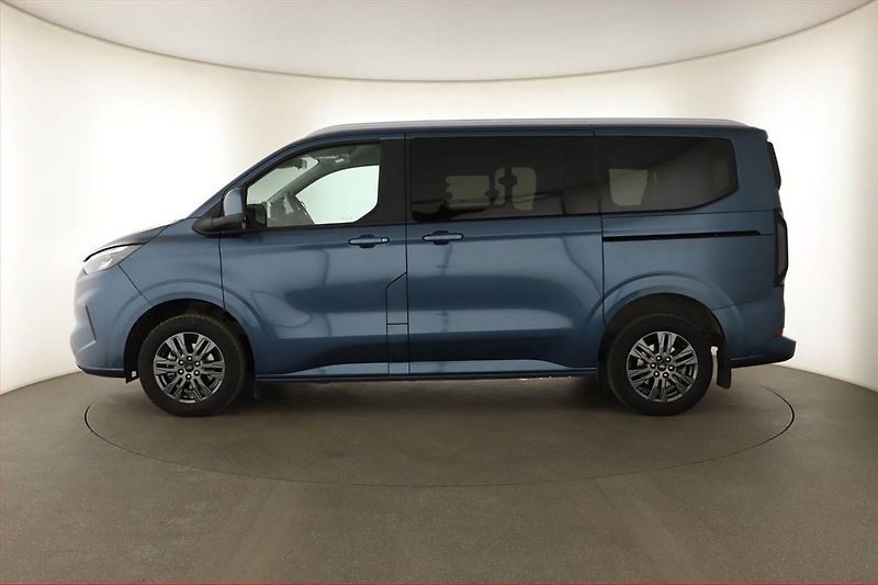 Ford Tourneo Custom (2025) 2.0 EcoBlue - fotka 3 z 15