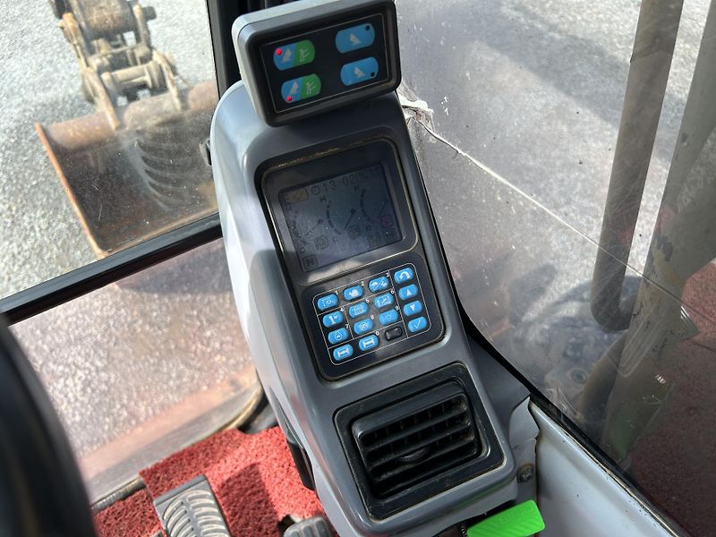 Komatsu (2006) PW200-7H - fotka 14 z 15