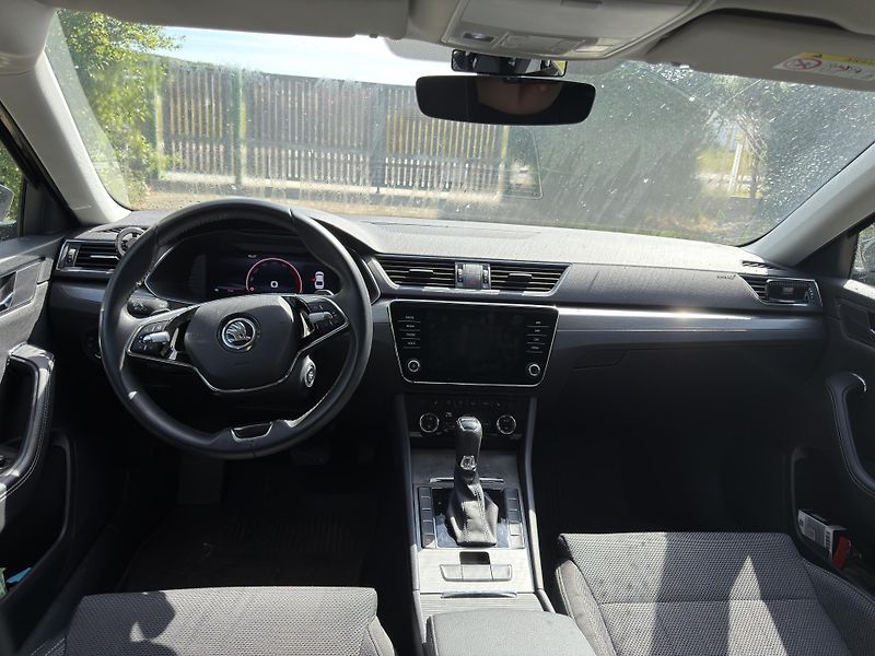 Škoda Superb (2023) - fotka 14 z 23