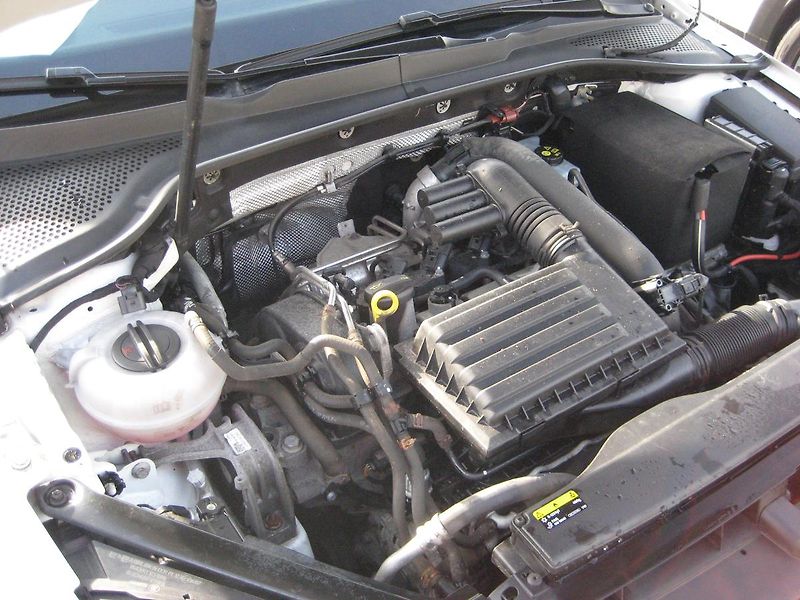 Volkswagen Golf 1.4TSi 110kW-DSG-HIGHLINE-DPH! - fotka 27 z 28