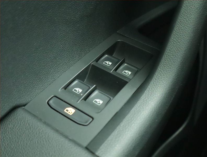 Škoda Octavia (2018) Style 2.0 TDI, Automat, ČR - fotka 19 z 20
