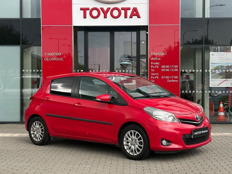 Toyota Yaris 1.3 Style VIP senso smart - fotka 4 z 14