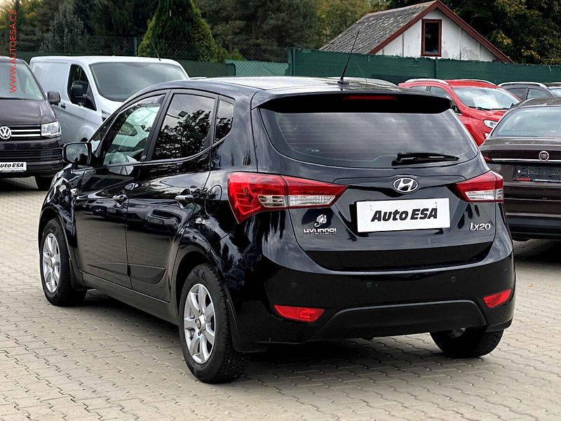 Hyundai ix20 (2014) 1.6CVVT, 1.maj,ČR, AC, park - fotka 4 z 15