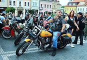 Spanilá jízda amerických historických vozidel a motocyklů v České Lípě.