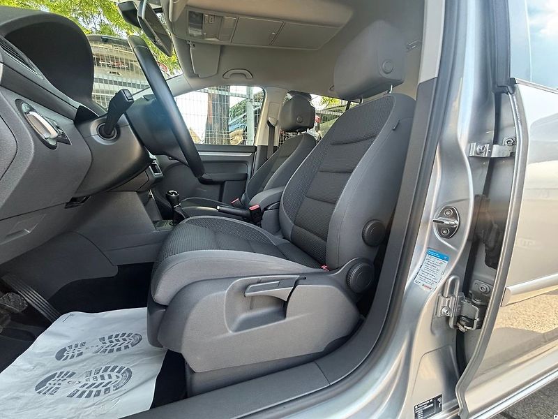 Volkswagen Touran 1.4TSi/2013/7MÍST,MAN6,103kW-Z - fotka 24 z 55