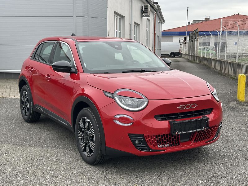 Fiat 600 (2025) POP 1,2 Turbo Hybrid 145k eDCT - fotografie inzerátu