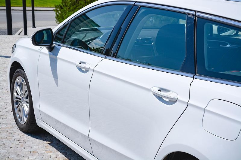 Ford Mondeo (2021) 2.0 138kw Hybrid ecvT TITANIUM - fotka 17 z 32