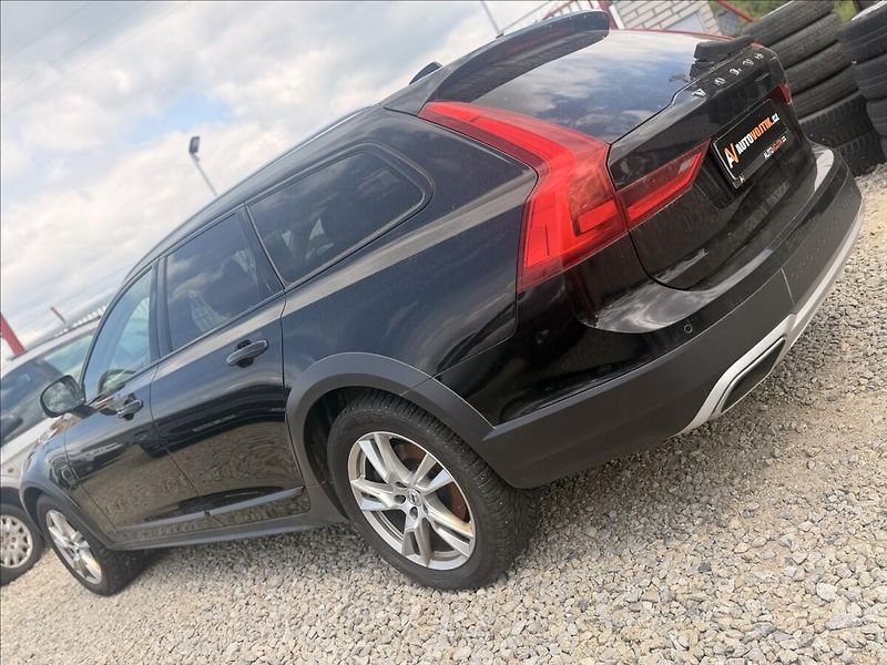 Volvo V90 2,0 CROSS COUNTRY DPH NOVÉ ČR - fotka 7 z 31
