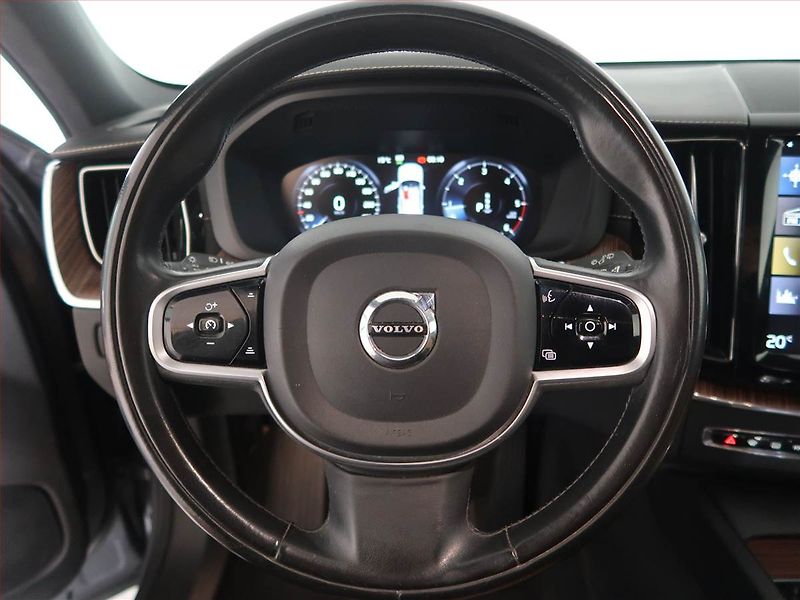 Volvo XC60 (2019) Inscription B4 AWD - fotka 15 z 15