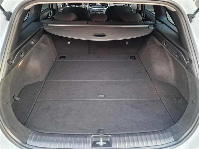 Kia Ceed 1.6CRDi 100kW Fresh SW,1.Maj. - fotka 16 z 47
