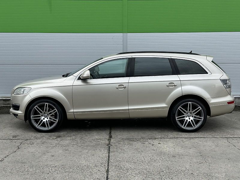 Audi Q7 3.0TDi V6 4x4 Tiptronic 233PS - fotka 7 z 48