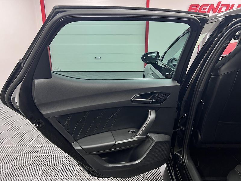 Cupra Leon 2.0 TSI 221 kW 2022 - fotka 15 z 47